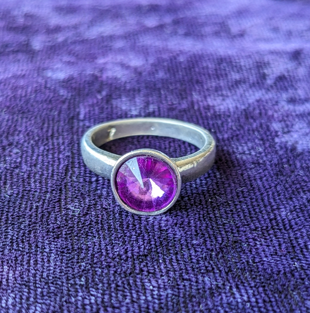 Vintage Silver Color Ring With Round Rhinestone Of Pink Ruby Color, Size 6.75